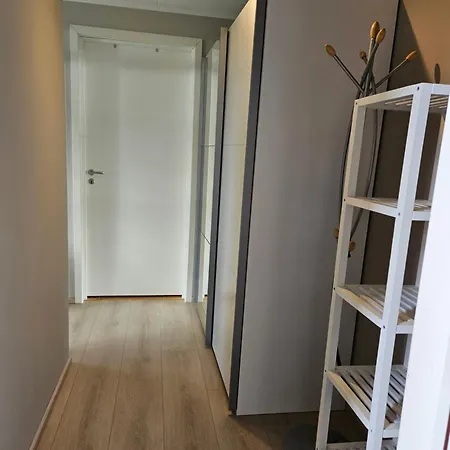 Sentral Hybelleilighet I *